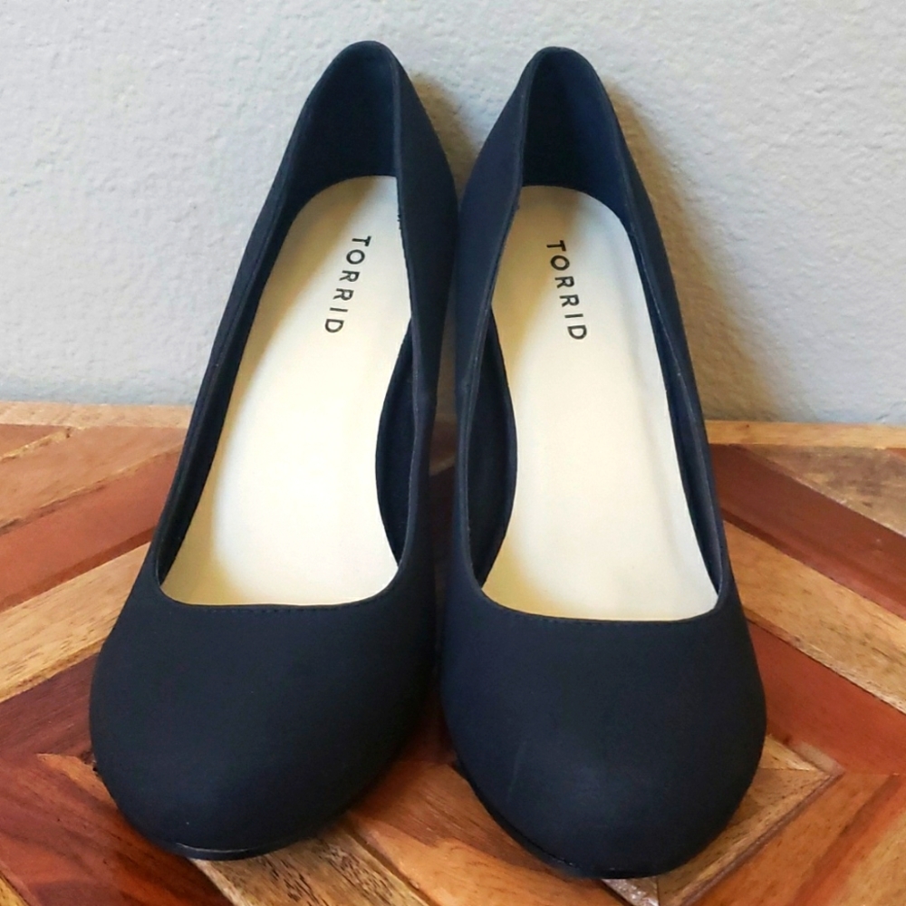 Torrid black basic pump size 9